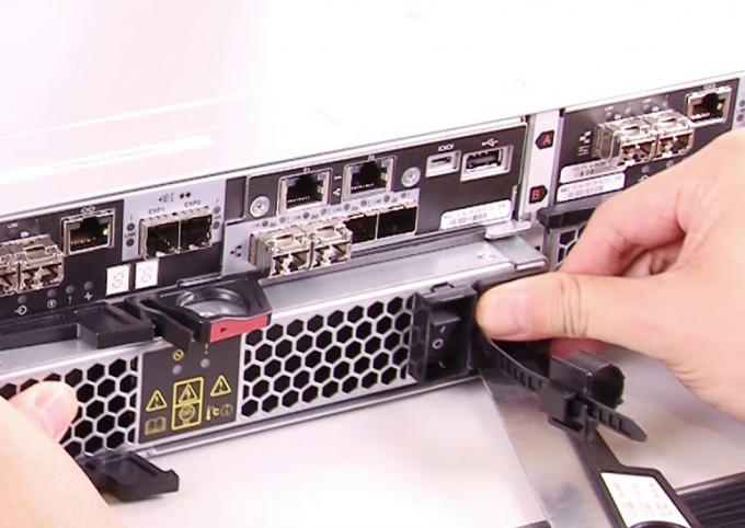 DE6400H Lenovo Rack Server Rack Mount PC Hybrid Flash Array 24SFF 3